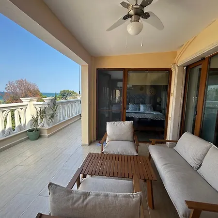 Wavehaven At South Bay Warna