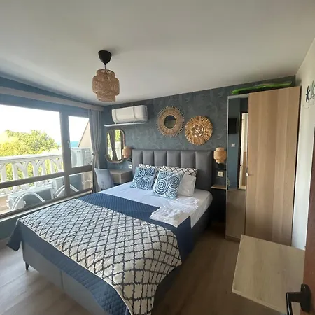 Wavehaven At South Bay Apartment Warna