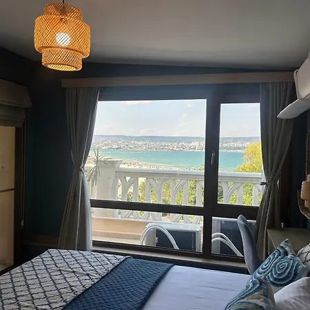 Wavehaven At South Bay Apartment