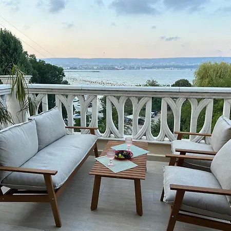 Wavehaven At South Bay Apartmán