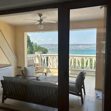 Wavehaven At South Bay Apartmán *